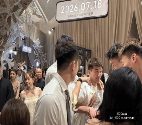 西班牙领奖,瞬间引争议,阿根廷队背,500彩票网官网,500彩票网技巧,500彩票网投注,500彩票网资讯,500彩票网开奖